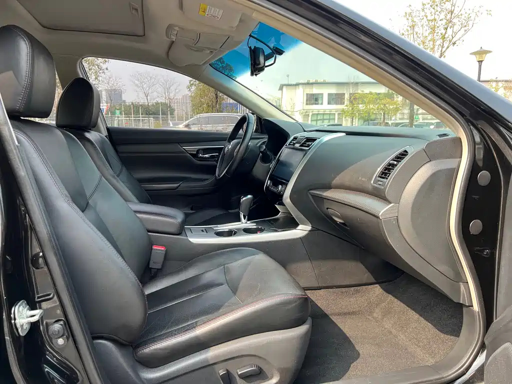 NISSAN TEANA 2018