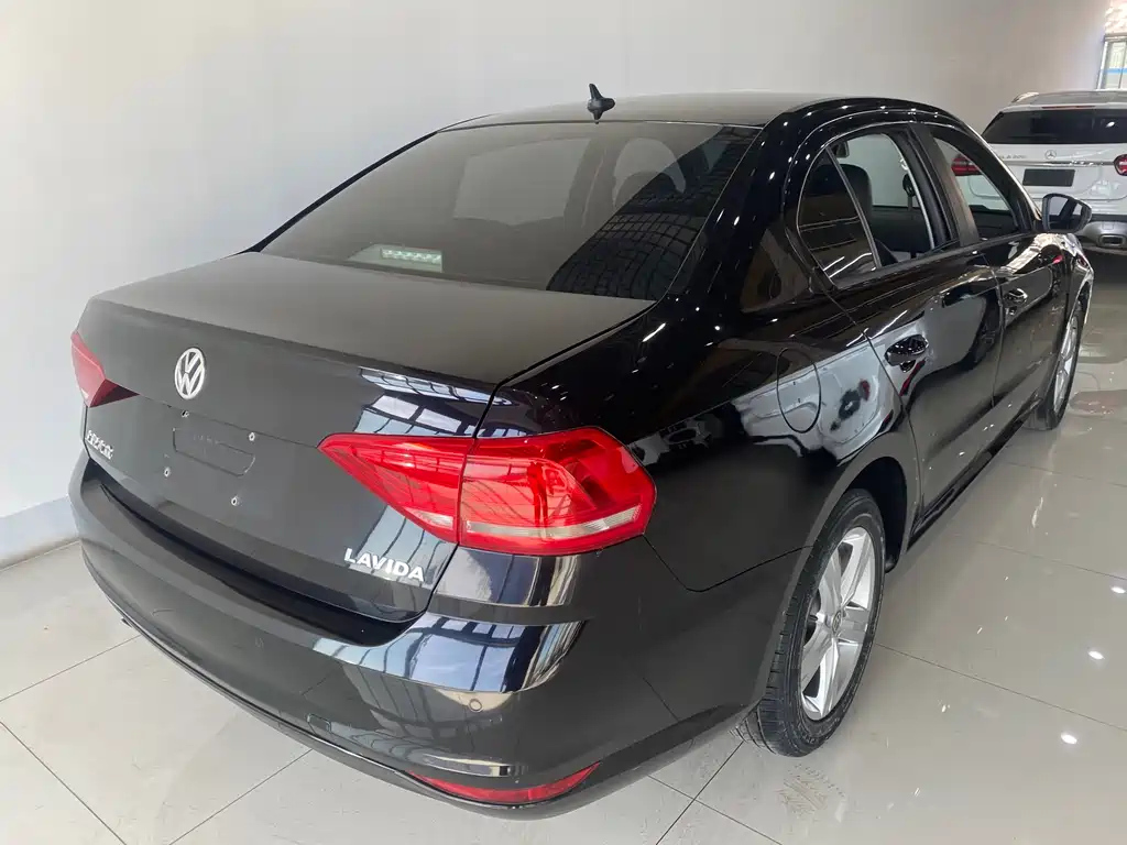 VOLKSWAGEN LAVIDA 2017