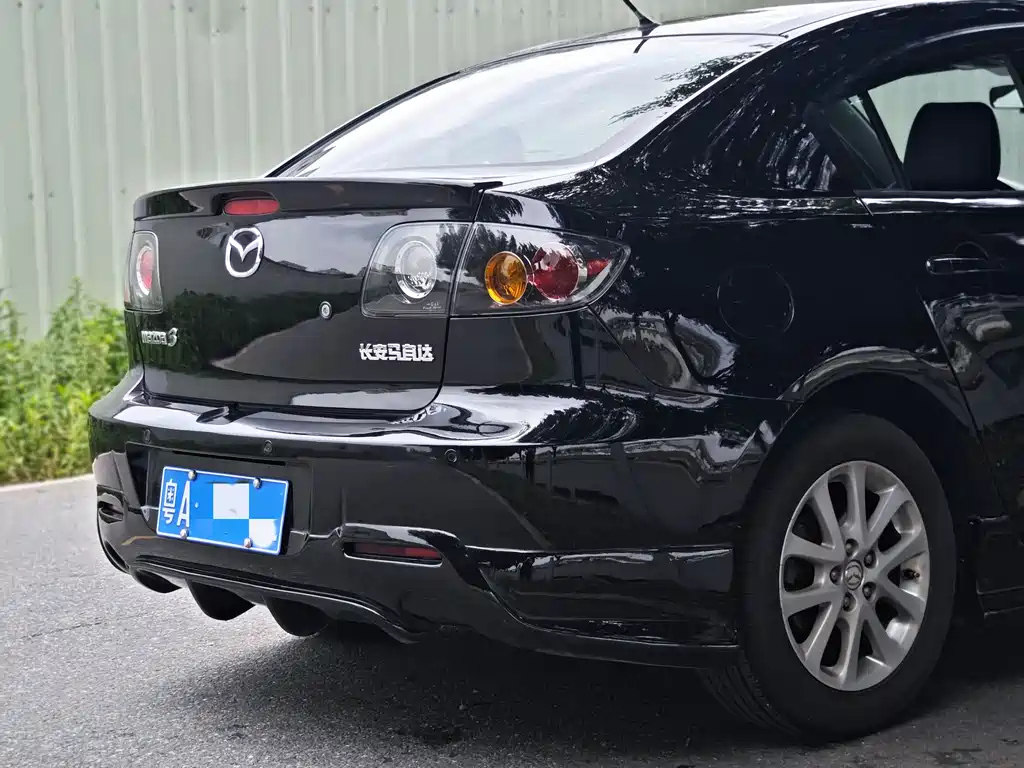 MAZDA 3 2010