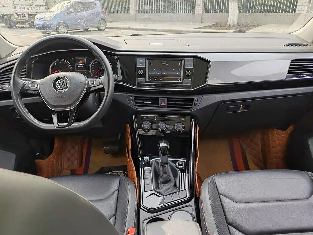 VOLKSWAGEN TAYRON 2020