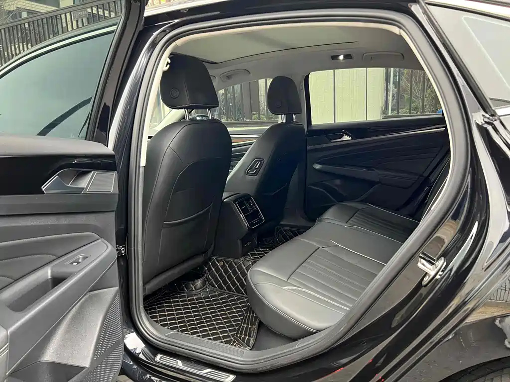 VOLKSWAGEN PASSAT 2022