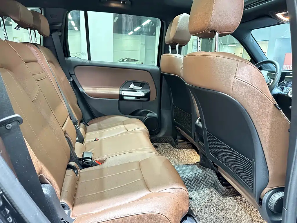 MERCEDES BENZ GLB 2023