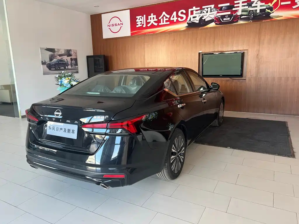 NISSAN TEANA 2023