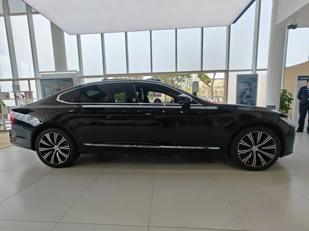 VOLVO S90 2022