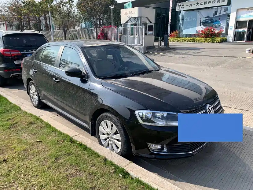 VOLKSWAGEN LAVIDA 2014