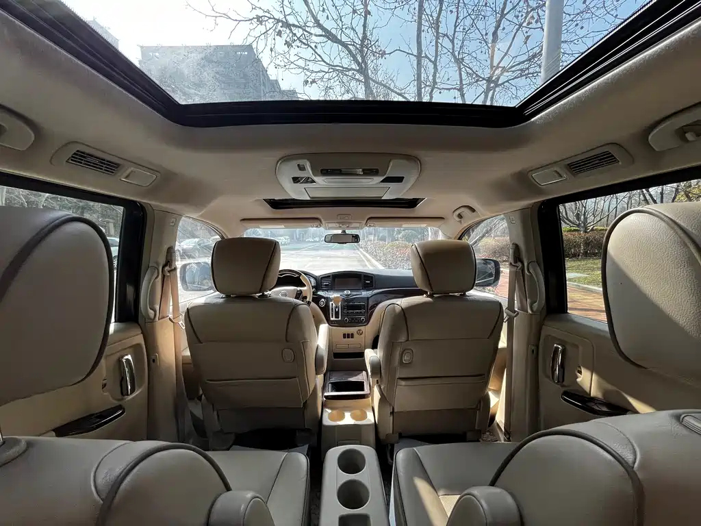 NISSAN QUEST 2014