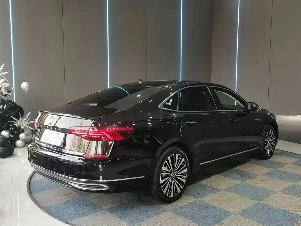 VOLKSWAGEN PASSAT 2020