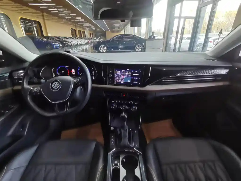 VOLKSWAGEN PASSAT 2020