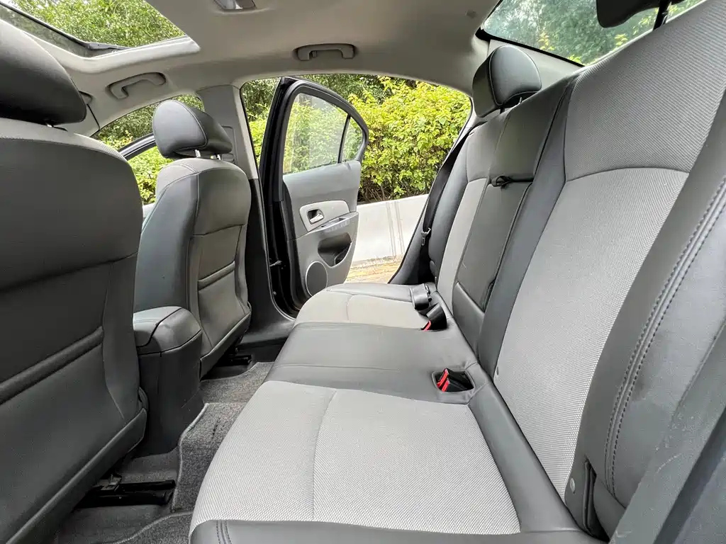 CHEVROLET CRUZE 2011