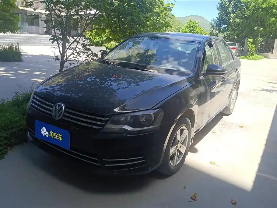 VOLKSWAGEN BORA 2014