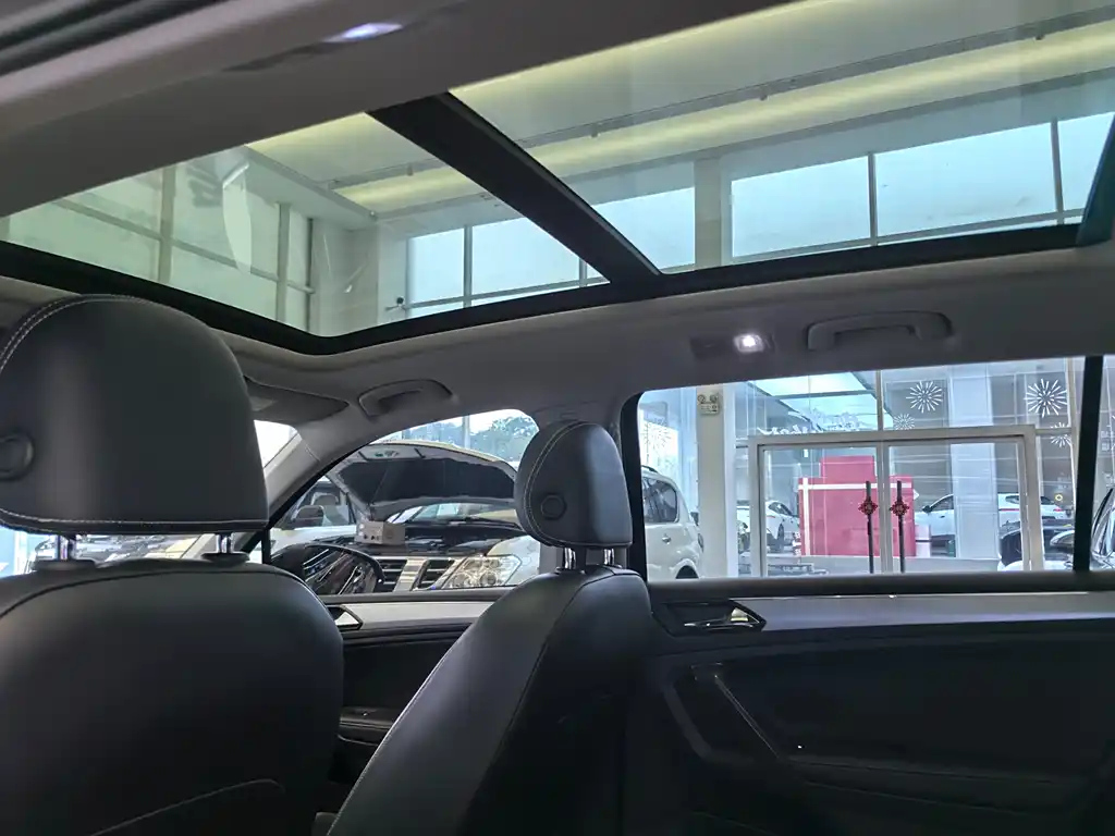 VOLKSWAGEN TIGUAN L 2019
