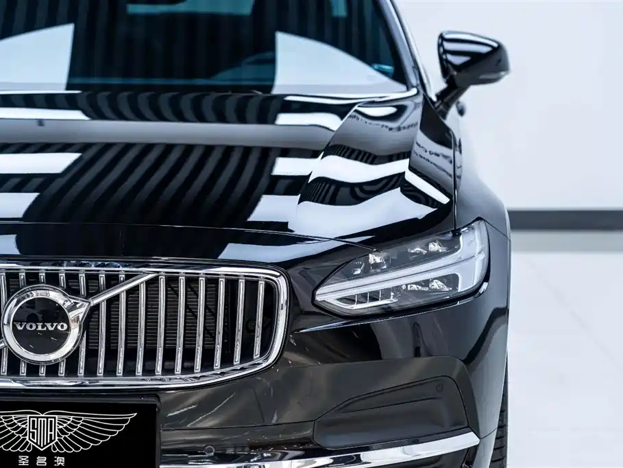 VOLVO S90 2024
