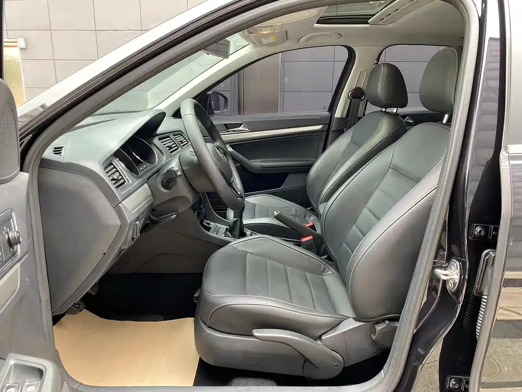 VOLKSWAGEN LAVIDA 2018