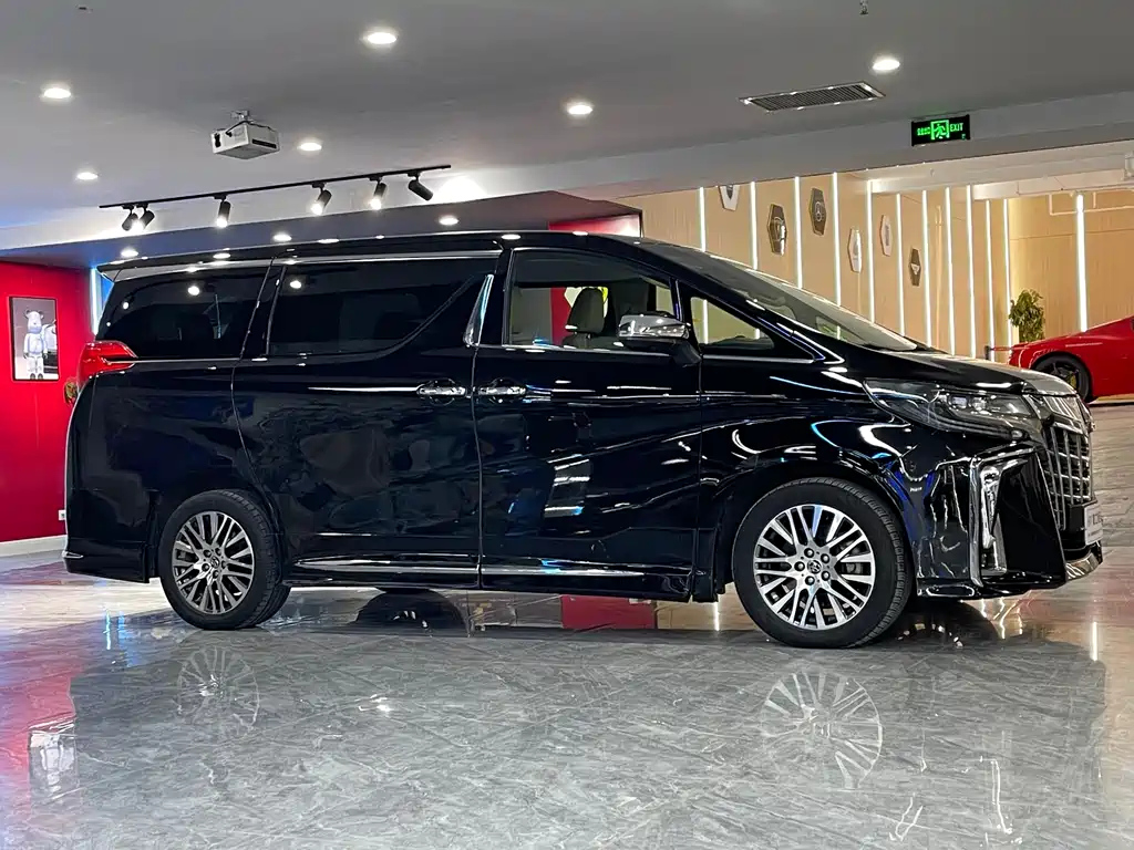 TOYOTA ALPHARD 2018