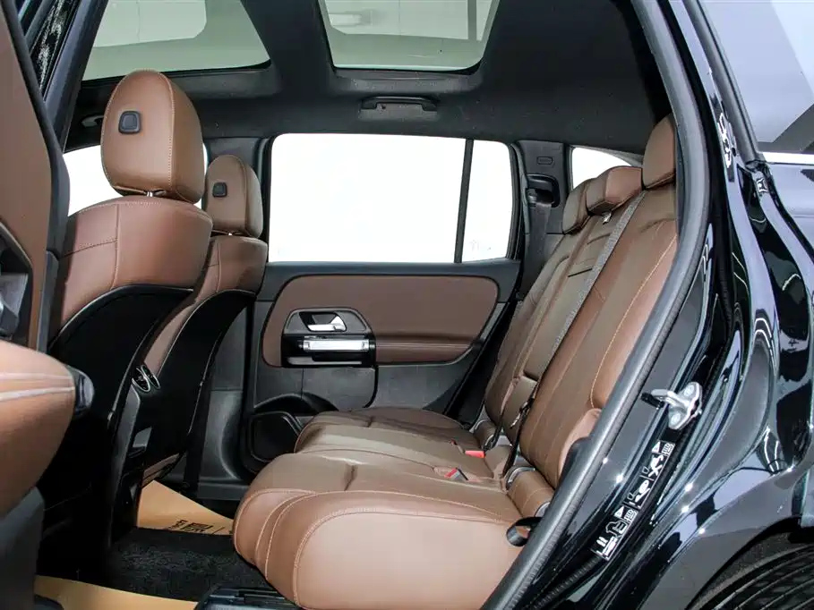 MERCEDES BENZ GLB 2023
