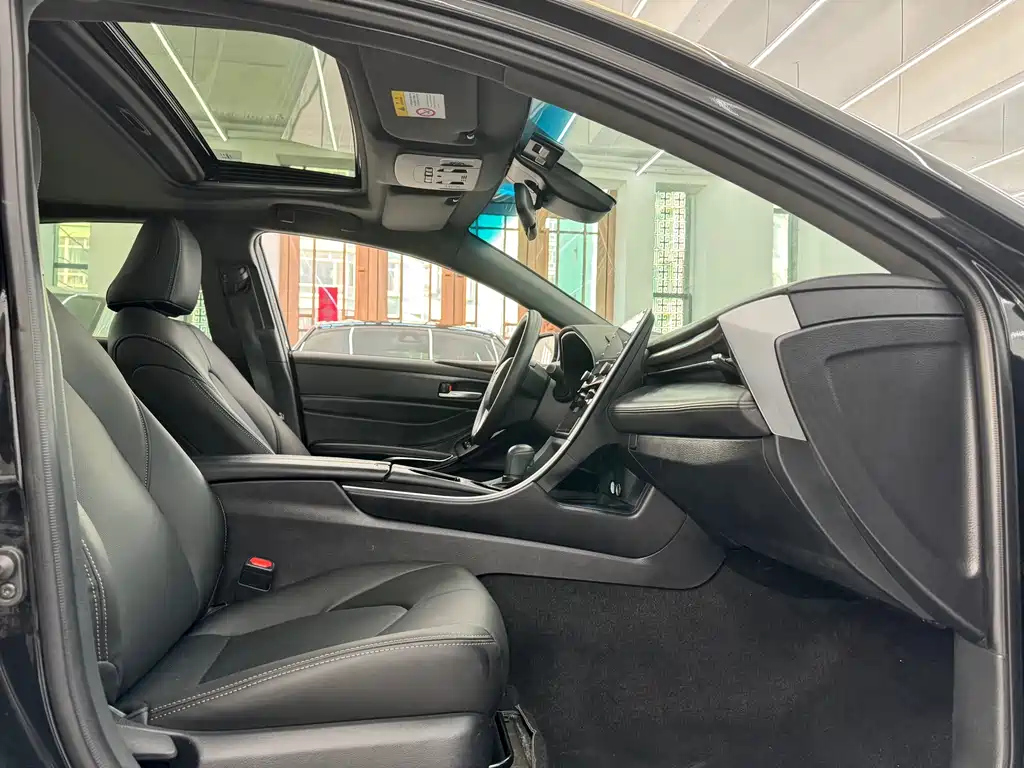 TOYOTA AVALON 2021