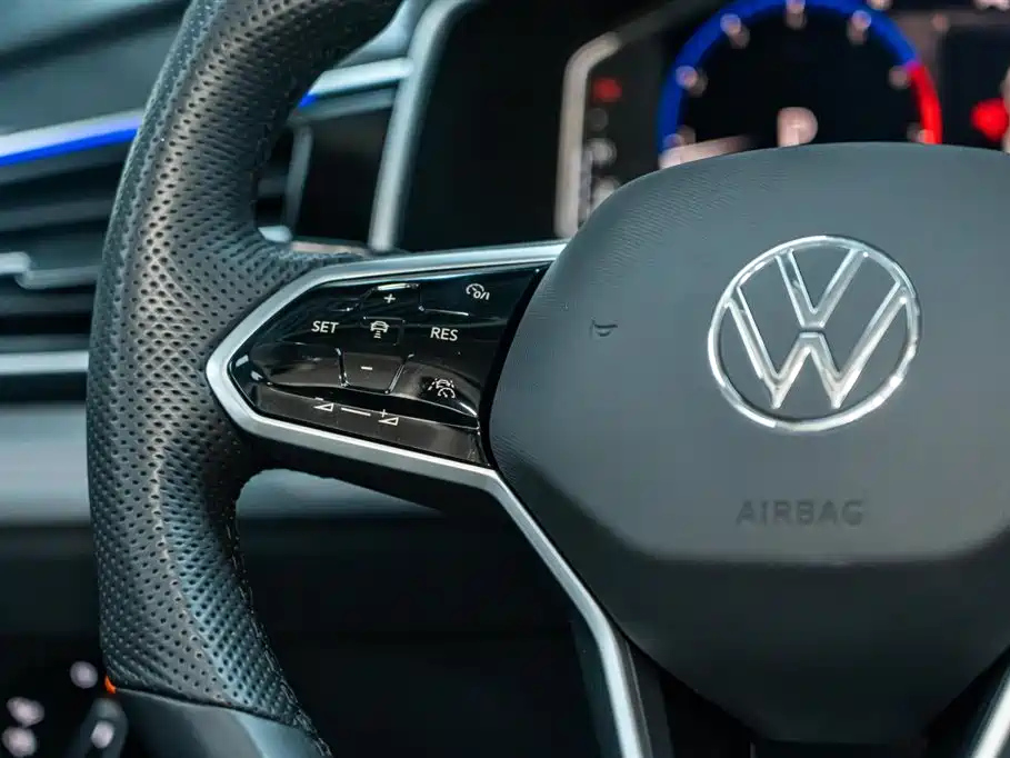 VOLKSWAGEN TIGUAN L 2022
