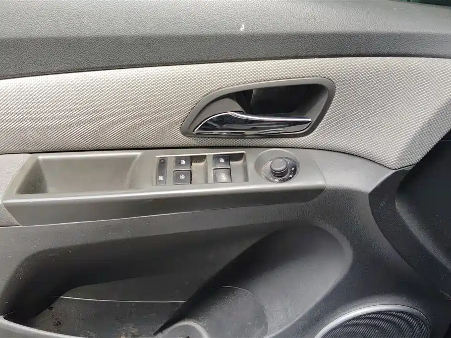 CHEVROLET CRUZE 2012