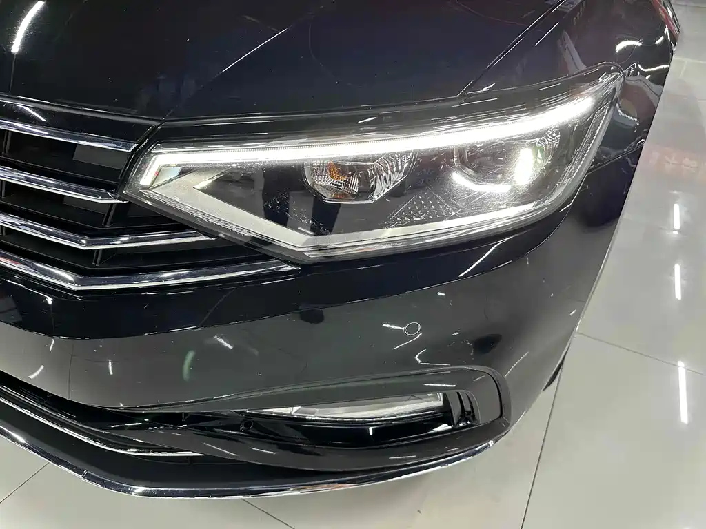 VOLKSWAGEN MAGOTAN 2022