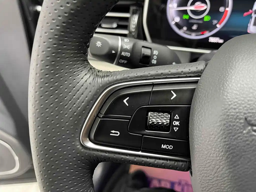 HONGQI HS5 2022