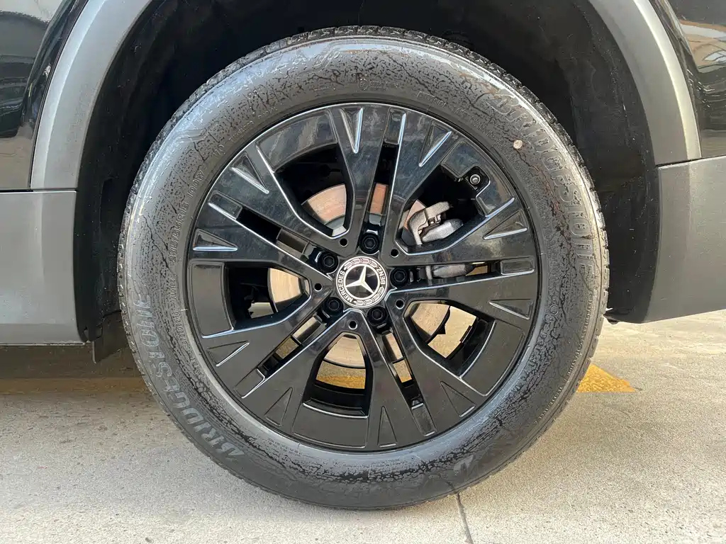 MERCEDES BENZ GLB 2024