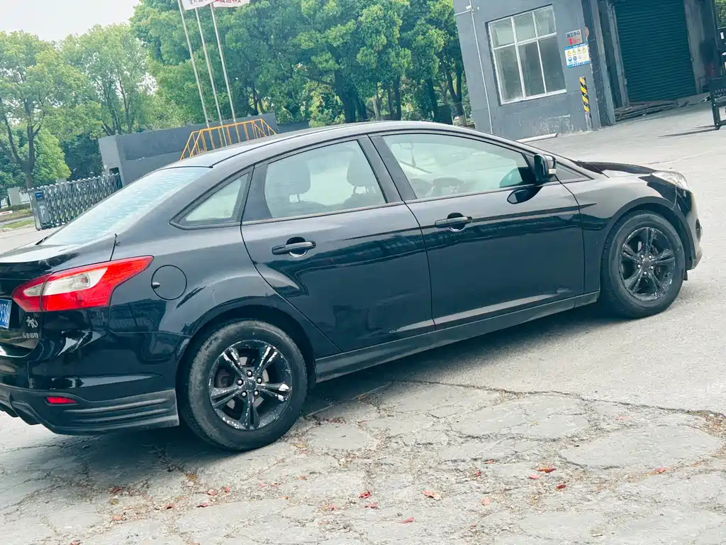 FORD FOCUS 2012