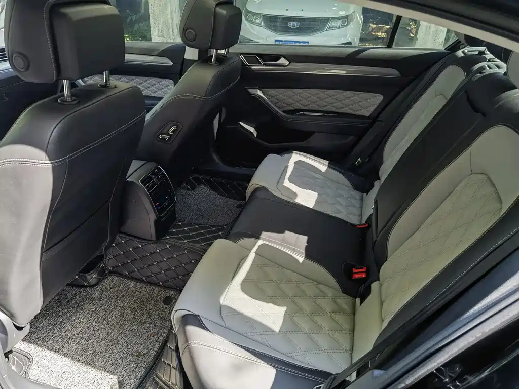 VOLKSWAGEN MAGOTAN 2023