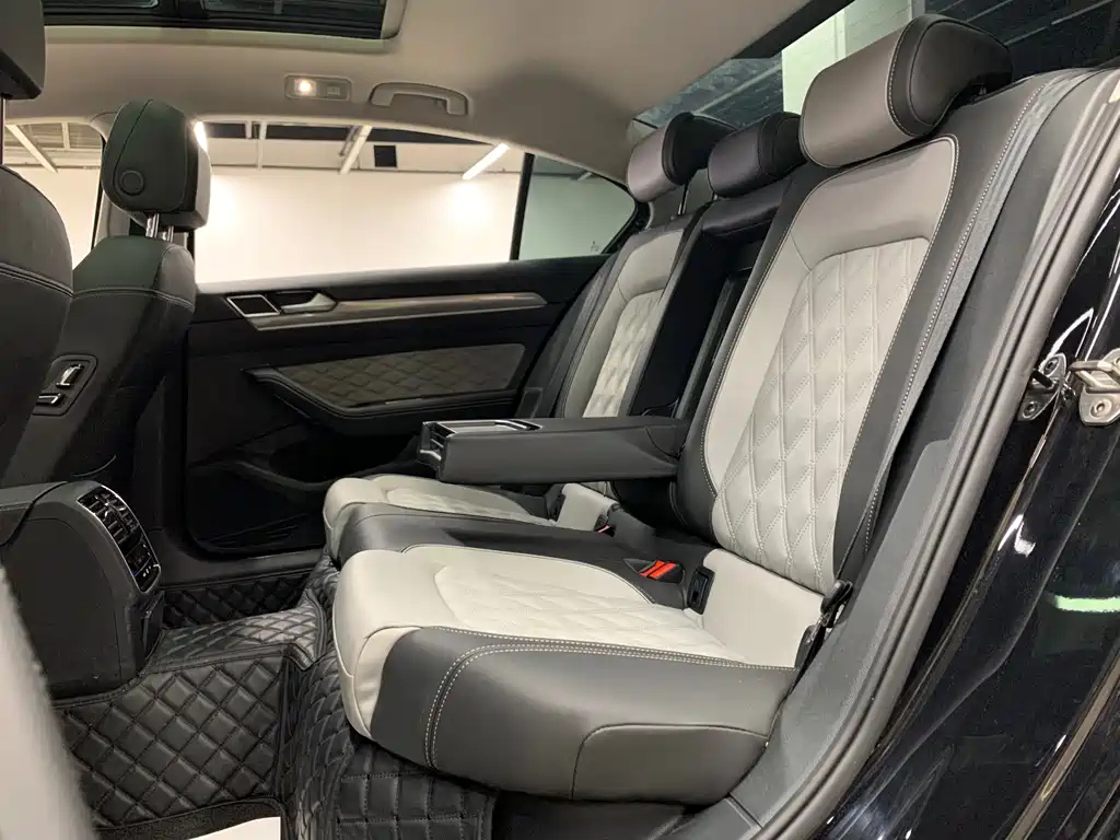 VOLKSWAGEN MAGOTAN 2023