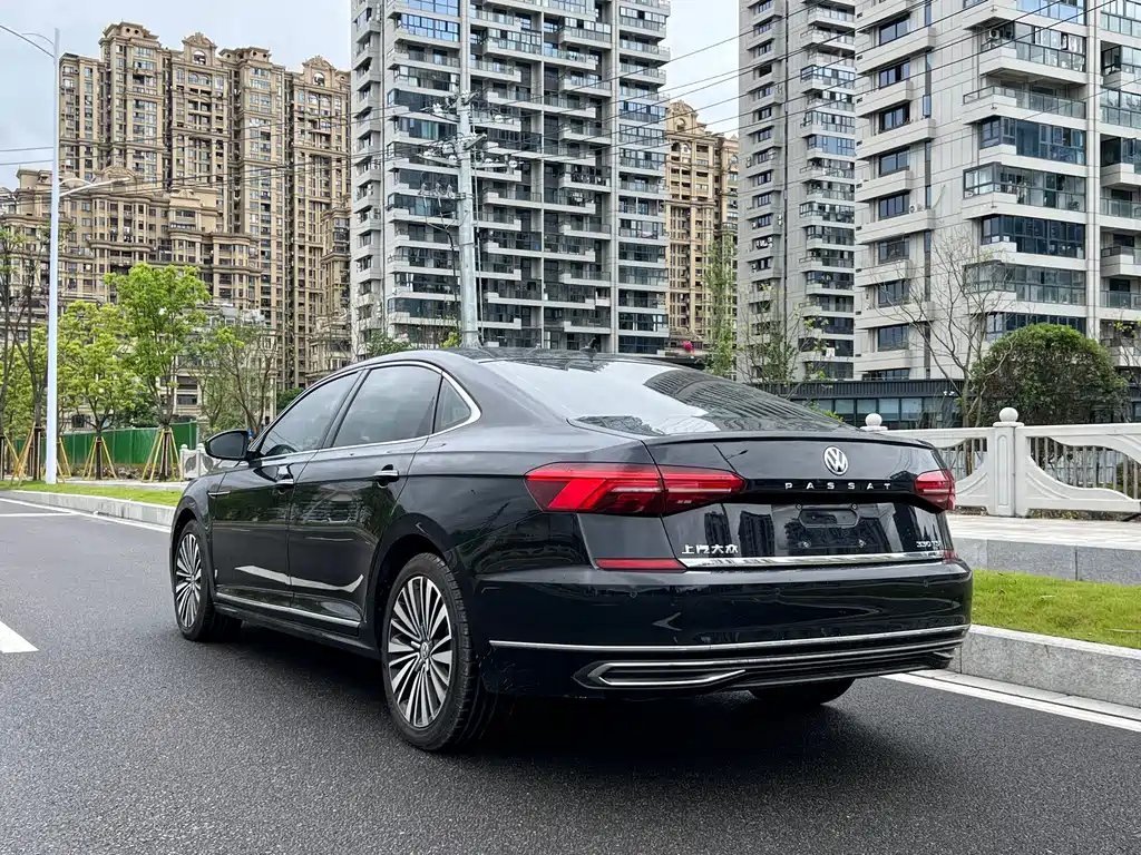 VOLKSWAGEN PASSAT 2020