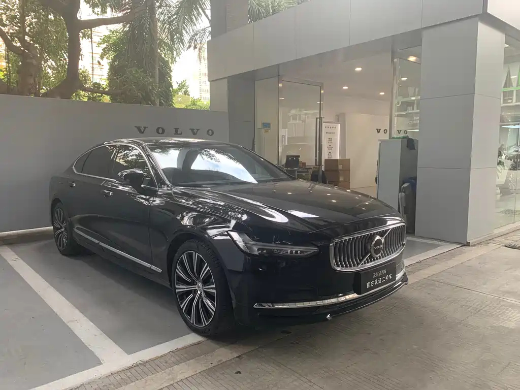 VOLVO S90 2022