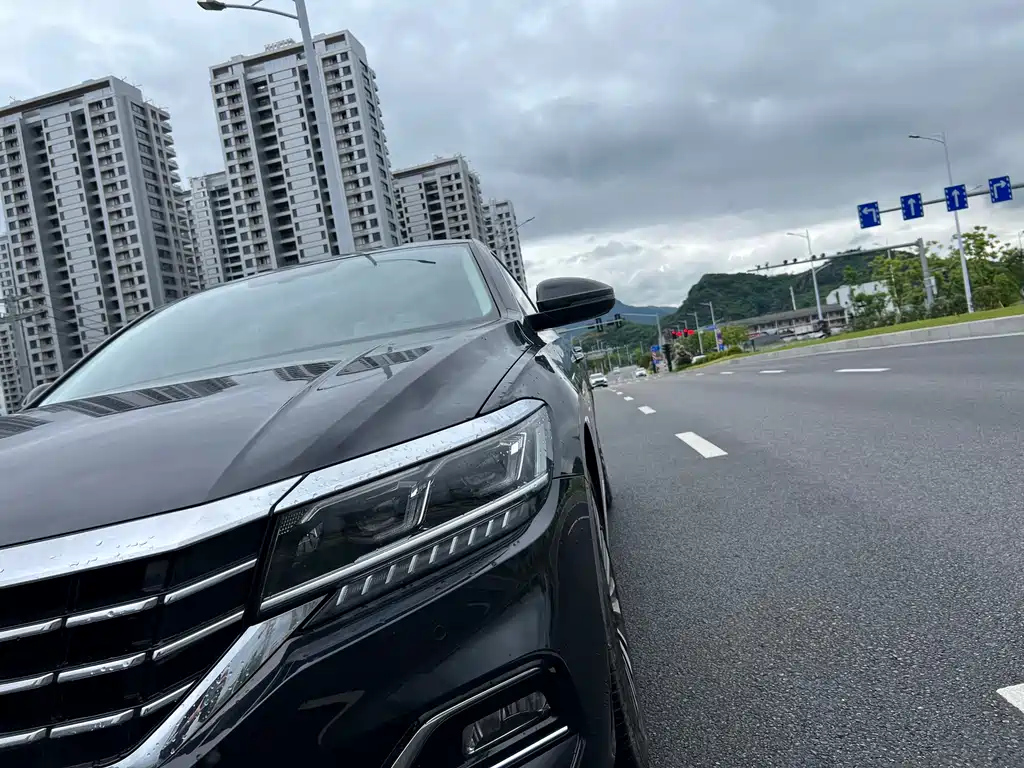 VOLKSWAGEN PASSAT 2020