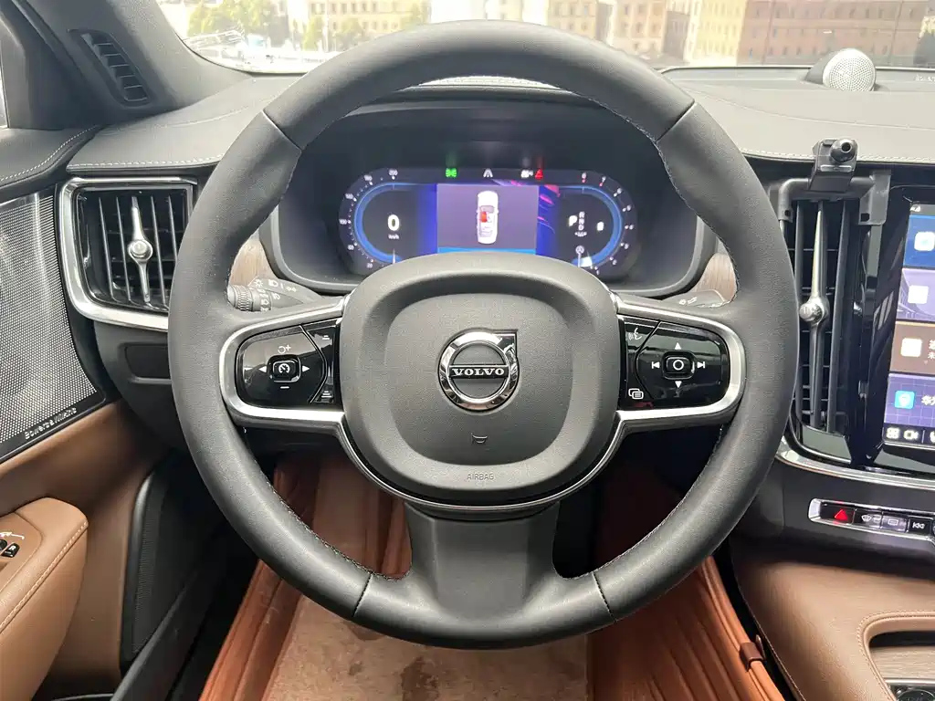 VOLVO S90 2023