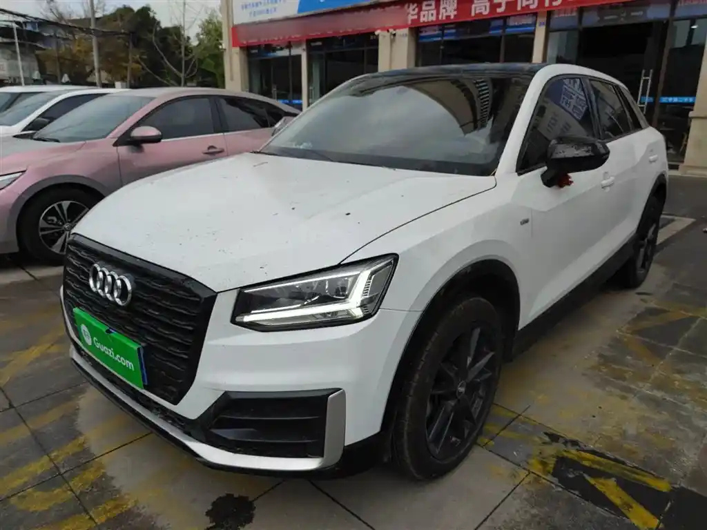 AUDI Q2L 2018