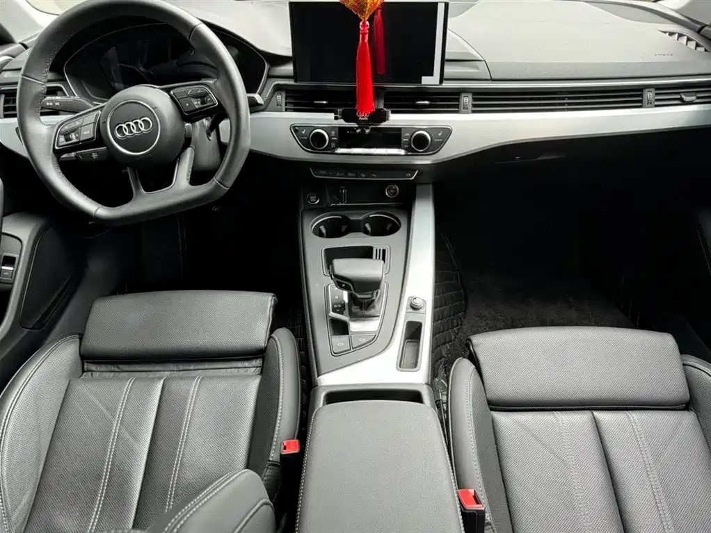 AUDI A4L 2022