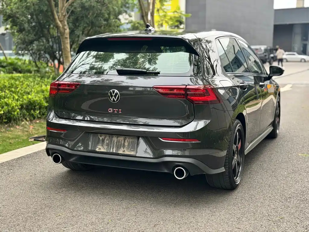 VOLKSWAGEN GOLF GTI 2021