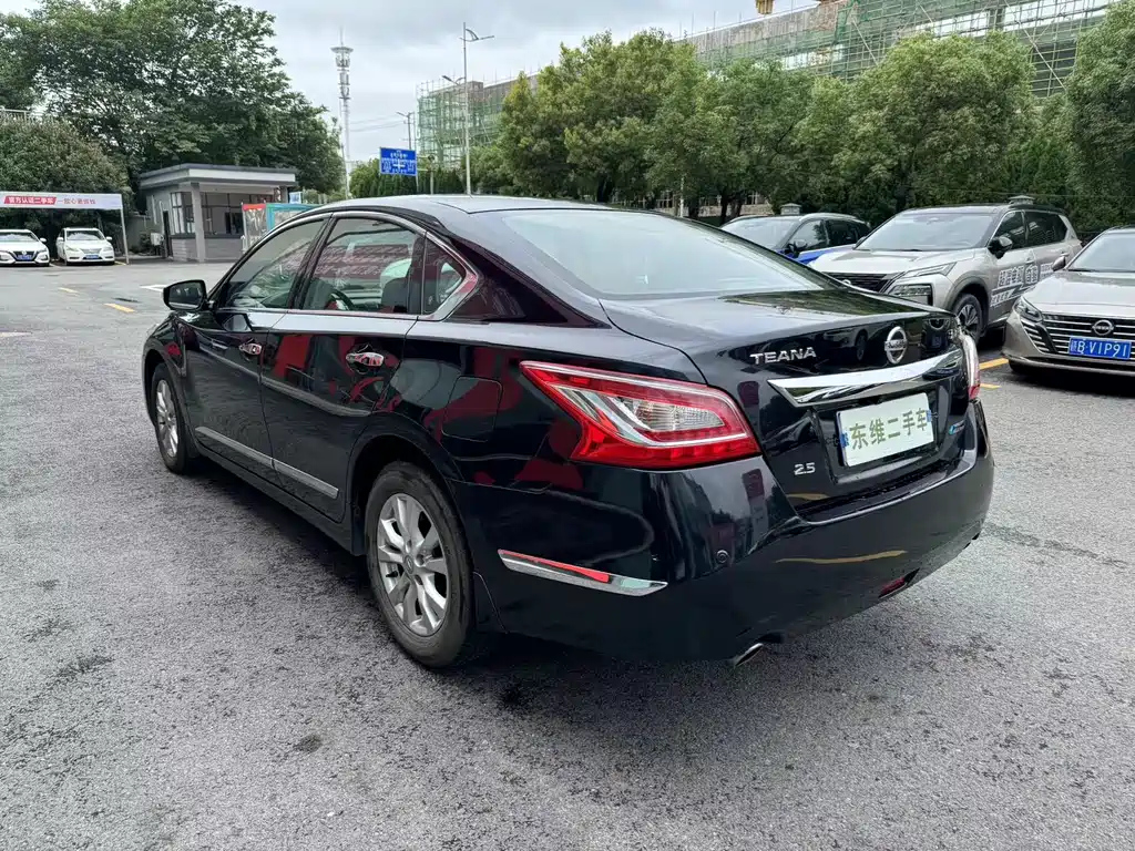 NISSAN TEANA 2013