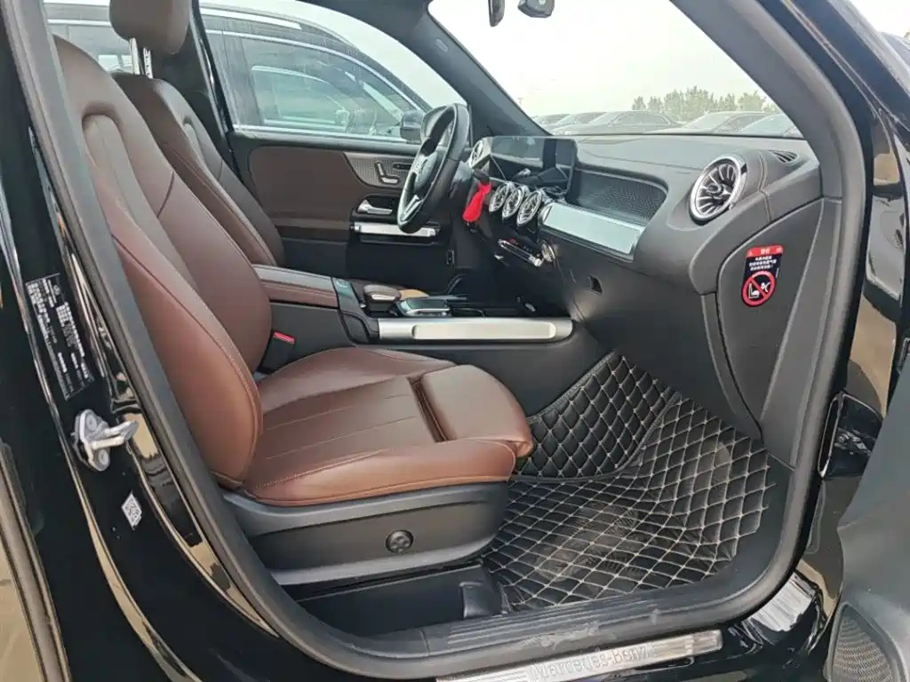 MERCEDES BENZ GLB 2021