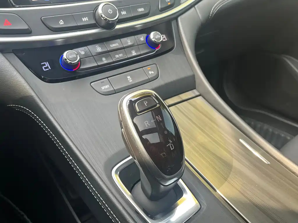 BUICK LACROSSE 2021