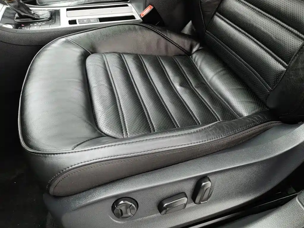 VOLKSWAGEN PASSAT 2014