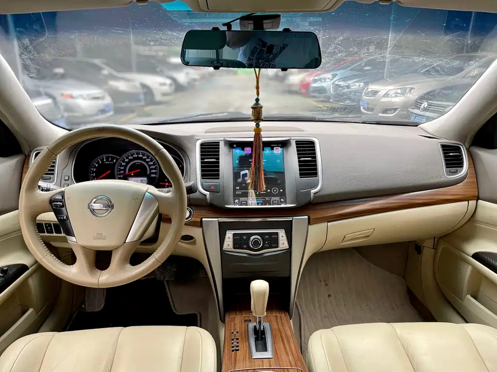 NISSAN TEANA 2011