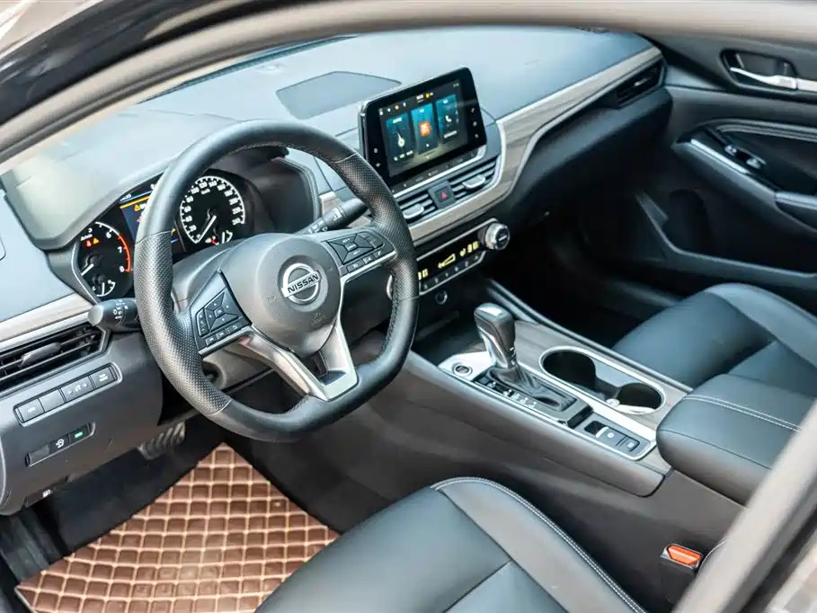 NISSAN TEANA 2022