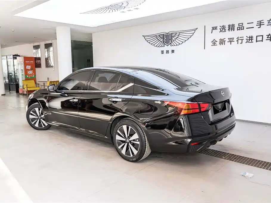 NISSAN TEANA 2022