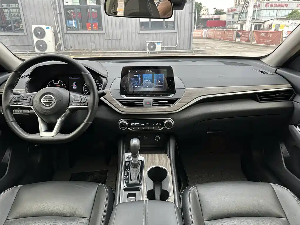 NISSAN TEANA 2021