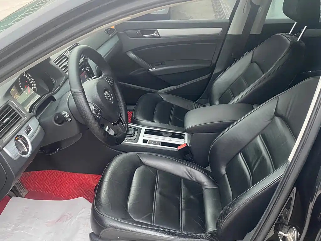 VOLKSWAGEN PASSAT 2014