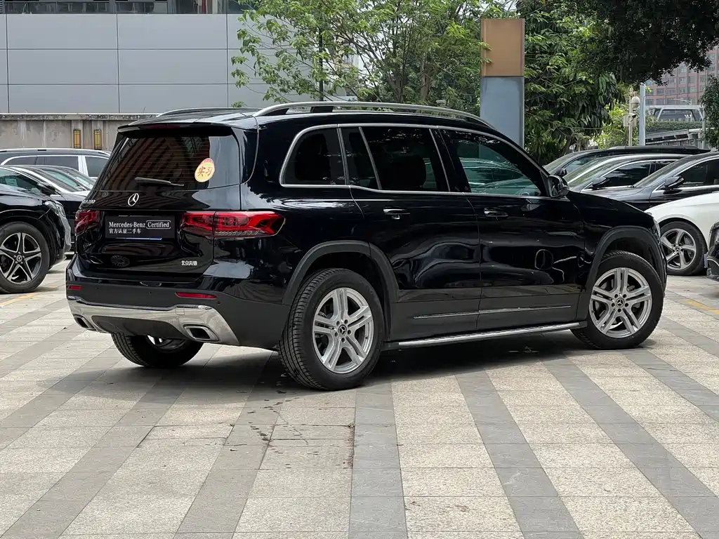 MERCEDES BENZ GLB 2023