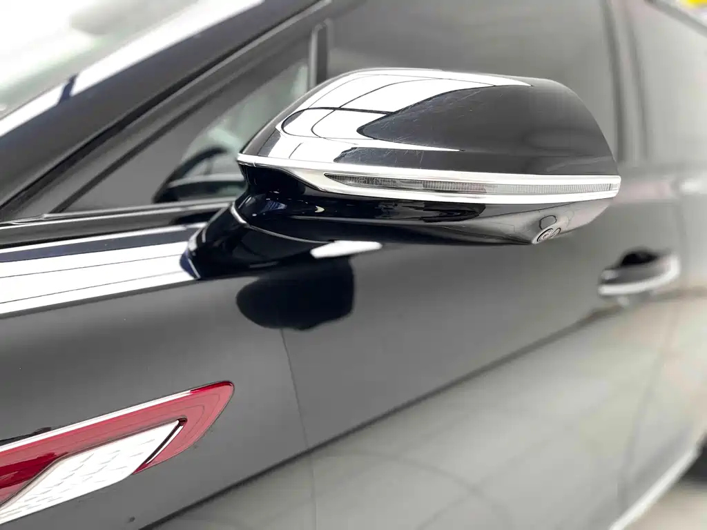 HONGQI HS3 2023