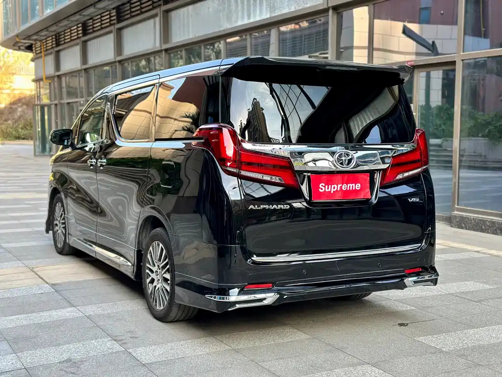 TOYOTA ALPHARD 2017