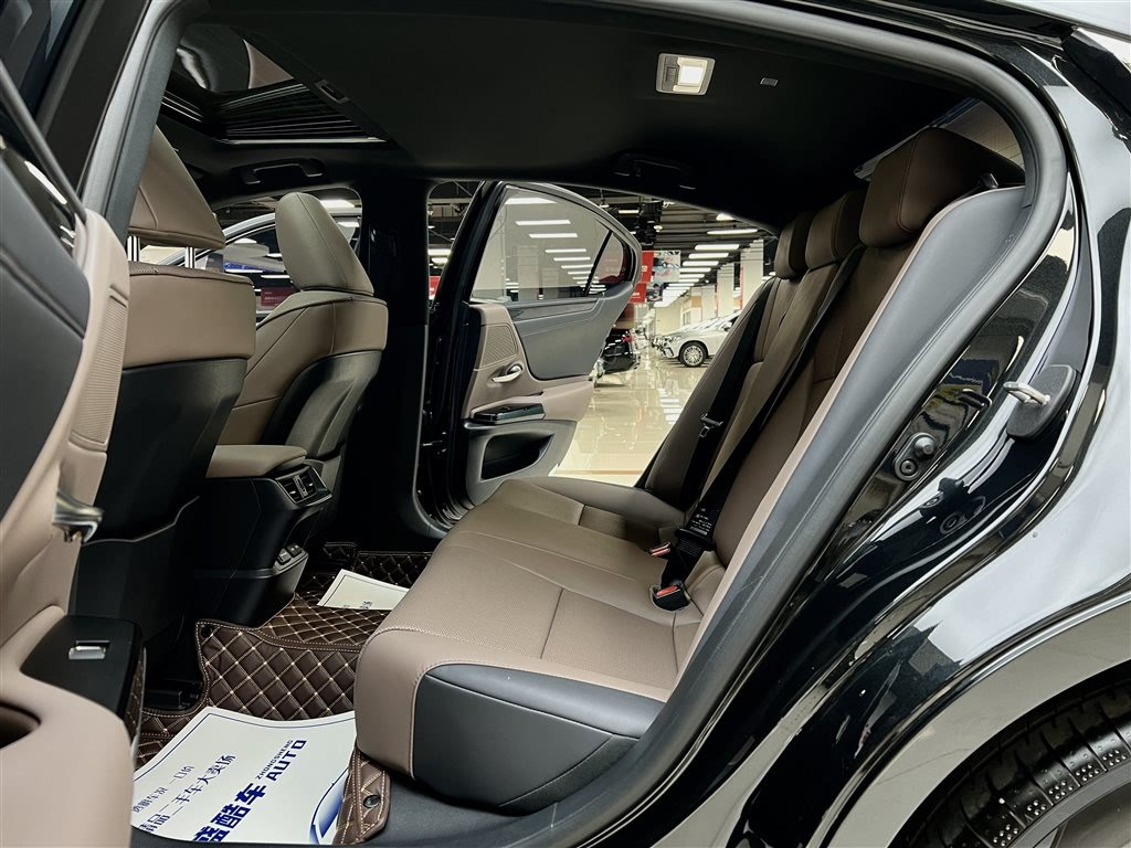 LEXUS ES 2024