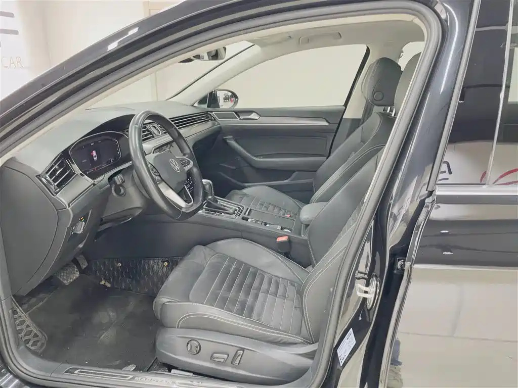 VOLKSWAGEN MAGOTAN 2021