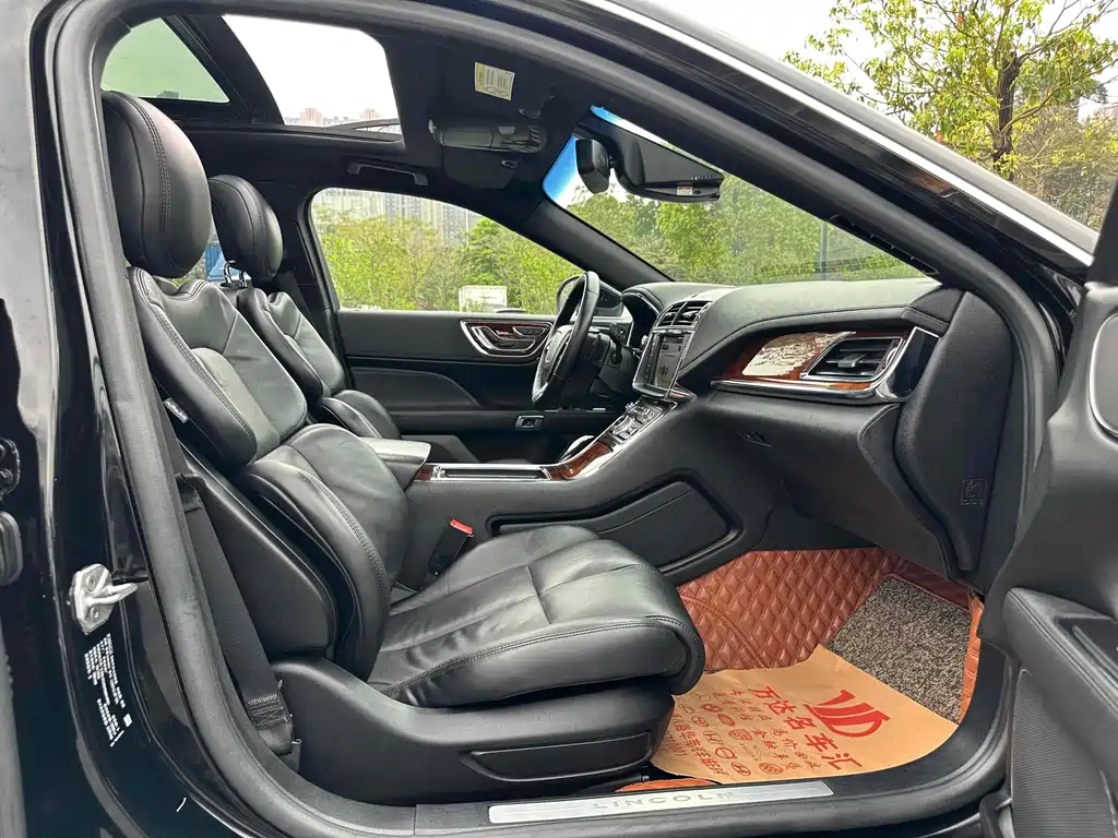 LINCOLN CONTINENTAL 2017